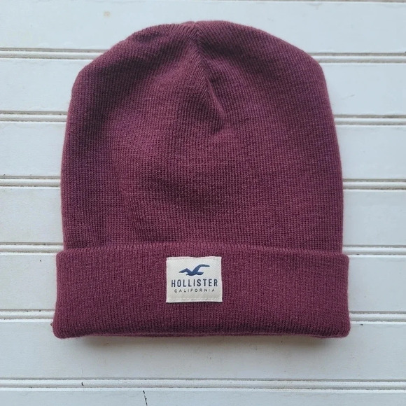 Hollister Beanie Hat Cap Red White Knit Cuffed Adult Mens Stretch Fit Casual - Picture 1 of 7